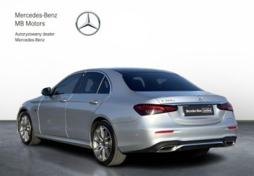 Mercedes Klasa E W213 Limuzyna Plug-in Facelifting 2.0 300e 320KM 2020 Mercedes-Benz Klasa E Salon PL AMG Line Kamera CarPlay Android Multibeam P, zdjęcie 2