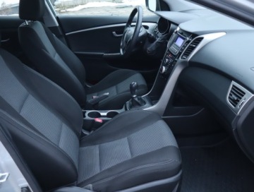 Hyundai i30 II Hatchback 5d 1.4 CRDi 90KM 2015 Hyundai i30 1.4 CRDi, Salon Polska, Serwis ASO, zdjęcie 8