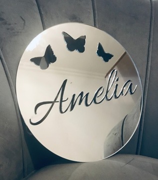 КРУГ-УКРАШЕНИЕ ЗЕРКАЛА С ИМЕННЫМИ БАБОЧКАМИ РЕБЕНКА