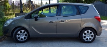 Шторы RayStop, посвященные Opel Meriva B