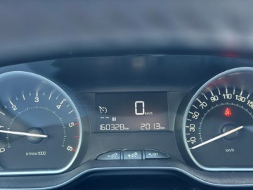 Peugeot 2008 I SUV Facelifting 1.6 BlueHDi 99KM 2018 Peugeot 2008 1.6 HDI 99 KM Climatronic CarPlay, zdjęcie 20