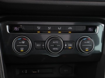 Volkswagen Tiguan I SUV Facelifting 2.0 TDI BlueMotion Technology 150KM 2016 VW Tiguan 2.0 TDI, Salon Polska, Serwis ASO, 4X4, zdjęcie 17