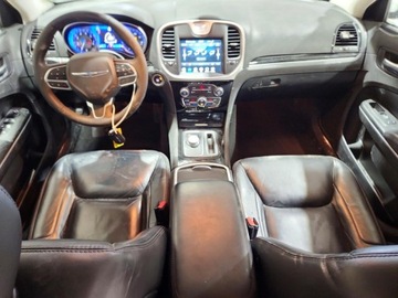 Chrysler 300C II 2023 Chrysler 300 Touring L 2023 3.6 Benzyna 292KM, zdjęcie 8