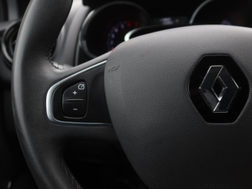 Renault Clio IV Hatchback 5d Facelifting 1.2 Energy TCe 118KM 2018 Renault Clio 1.2 TCe, Navi, Klima, Tempomat, zdjęcie 18