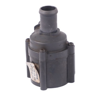 AUDI Q3 8U PŘÍDAVNÁ ČERPADLO PUMPIČKA VODY 5Q0121591AB