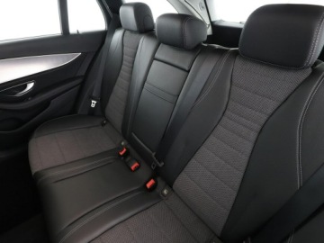 Mercedes Klasa E W213 Kombi 2.0 250 211KM 2017 Mercedes E 250 FV23% automat full LED virtual, zdjęcie 16