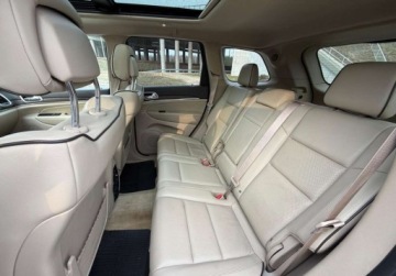 Jeep Grand Cherokee IV Terenowy Facelifting 2016 3.6 286KM 2017 Jeep Grand Cherokee 2017 Jeep Grand Cherokee Overland 3.6L 4x4 3.6 Benzyna, zdjęcie 15