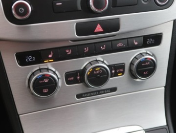 Volkswagen Passat B7 Variant 1.6 TDI CR DPF BlueMotion 105KM 2012 VW Passat 1.6 TDI, Navi, Klima, Klimatronic, zdjęcie 11