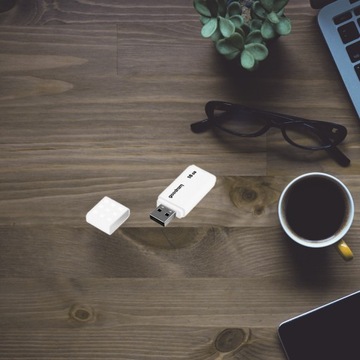 Флеш-накопитель Goodram UME2 16 ГБ USB 2.0, белый