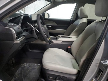 Toyota 2025 Toyota Grand Highlander XLE,4x4, od ubezpieczalni 2.4 Benzyna 265KM, zdjęcie 6