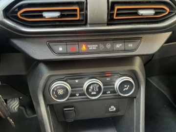 Dacia Sandero III Hatchback 5d 1.0 TCe 90KM 2021 Dacia Sandero Stepway 1.0 benzyna 91 KM 6 biegow zarej w PL ksiazka se, zdjęcie 15