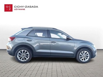 Volkswagen T-Roc I SUV Facelifting 1.5 TSI ACT 150KM 2022 Volkswagen T-Roc SalonPL 150KM TSI DSG Life 17 ZimowySiedzenia komfortoweV, zdjęcie 3