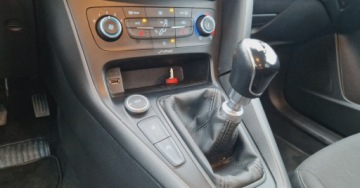 Ford Focus III Sedan Facelifting 1.0 EcoBoost 125KM 2015 Ford Focus 1.0 Ecoboost 125KM Salon PL LEDY Benzyna 125KM, zdjęcie 11