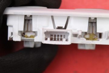 LAMPA OSVĚTLENÍ INTERIÉR PŘEDNÍ RENAULT CLIO 4 IV 12-20