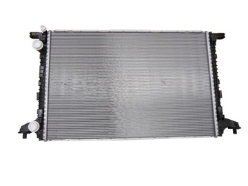 AUDI A4 A5 8W CHŁODNICA WODY 8W0121251AK