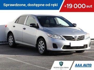 Toyota Corolla X Sedan 1.6 Valvematic 132KM 2010