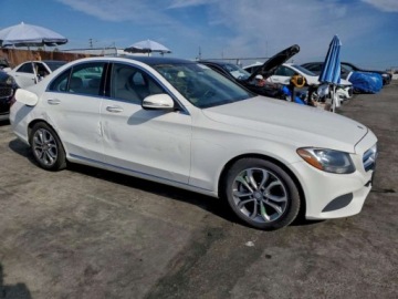 Mercedes Klasa C W205 2016 Mercedes-Benz Klasa C 2016 MERCEDES-BENZ C 300 2.0 Benzyna 241KM, zdjęcie 4