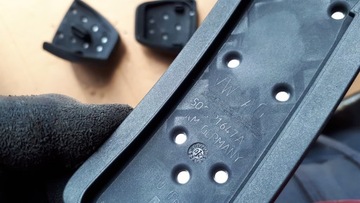 A3 8Y NAKŁADKI NA PEDAŁY CHROM MANUAL UK