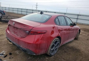 Alfa Romeo Giulia II Sedan Facelifting 2.0 Turbo 280KM 2021 Alfa Romeo Giulia Auta z USA - Zapytaj o wiecej ofert 2.0 Benzyna 280KM, zdjęcie 6