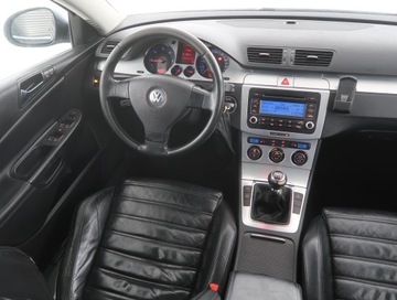 Volkswagen Passat B6 Variant 2.0 TDI PD-DPF 140KM 2006 VW Passat 2.0 TDI, HAK, Klima, Klimatronic,ALU, zdjęcie 6