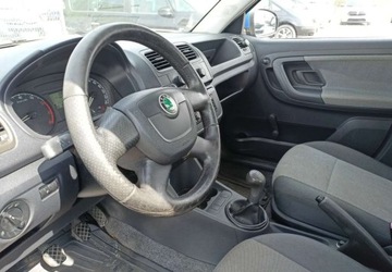 Skoda Fabia II Hatchback 1.2 i HTP 60KM 2009 Skoda Fabia Skoda Fabia, zdjęcie 6