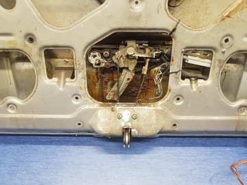 MERCEDES BENZÍN W638 ZADNÍ VÍKO KUFRU KUFRU