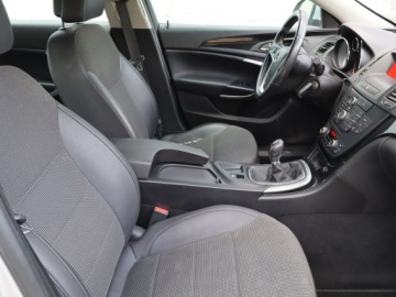 Opel Insignia I Hatchback 2.0 CDTI ECOTEC 130KM 2011 Opel Insignia 2.0 CDTI, Klima, Klimatronic, zdjęcie 8