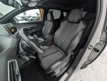 Peugeot 3008 II Crossover 1.2 PureTech 130KM 2017 Peugeot 3008 Rezerwacja 1.2 Benzyna 130KM, zdjęcie 33