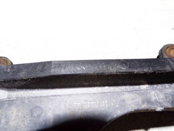 4A0807284A AUDI PRAVÝ VÝZTUHA PŘEDNÍHO NÁRAZNÍKU