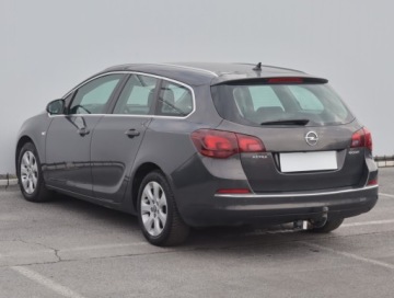 Opel Astra J Sports Tourer Facelifting 1.7 CDTI ECOTEC 110KM 2013 Opel Astra 1.7 CDTI, Navi, Klima, Klimatronic, zdjęcie 3