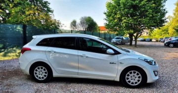 Hyundai i30 II Wagon 1.6 GDI 135KM 2015 Hyundai i30 BENZYNA klima NISKI PRZEBIEG super okazja POLECAMY, zdjęcie 8