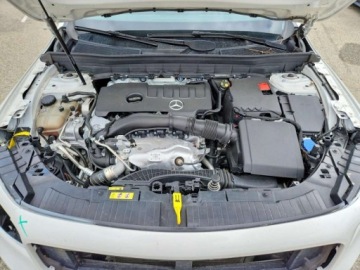 Mercedes GLB 2023 Mercedes-Benz GLB 250 2023 2.0 Benzyna 221KM, zdjęcie 6