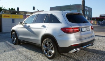 Mercedes GLC C253 Coupe 2.0 300 245KM 2018 Mercedes GLC 300 4Matic 9G-TRONIC AMG Line, zdjęcie 2