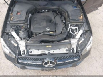 Mercedes GLC C253 2021 Mercedes-Benz GLC 2021 MERCEDES-BENZ GLC 300 4MATIC COUPE 2.0 Benzyna 255KM, zdjęcie 9