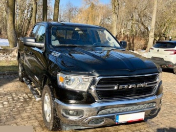 Dodge Ram V 2019 Dodge RAM 5.7 Benzyna 390KM 4x4 2019r Homologacja ciężarowa, zdjęcie 2
