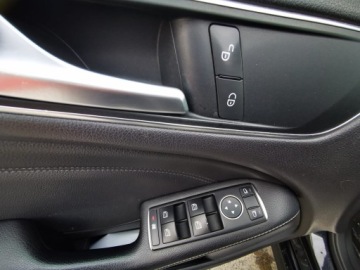 Mercedes Klasa B W246 Sports Tourer 200 BlueEFFICIENCY 156KM 2015 MERCEDES B200 Automat, CNG, W246 Sports Tourer 200 BlueEFFICIENCY 156KM, zdjęcie 16