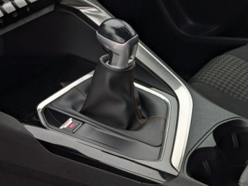 Peugeot 3008 II Crossover 1.2 PureTech 130KM 2020 Peugeot 3008 Navi Ledy Klima Alu Serwis Gwarancja 1.2 Benzyna 130KM, zdjęcie 20