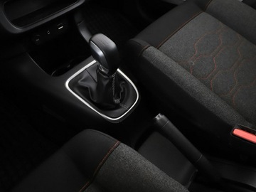 Citroen C3 III Hatchback 1.2 PureTech 82KM 2017 Citroen C3 Shine grzane fotele PDC LED tempomat, zdjęcie 27