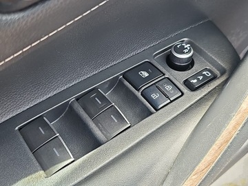 Toyota Corolla XII TS Kombi 1.8 Hybrid 122KM 2021 Toyota Corolla 1.8 Hybrid Trek Seria E21 (2019-), zdjęcie 19