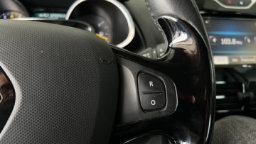 Renault Clio IV Grandtour  0.9 ENERGY Tce 90KM 2015 Renault Clio Renault Clio 0.9 TCe Nawigacja Benzyna 90KM, zdjęcie 26