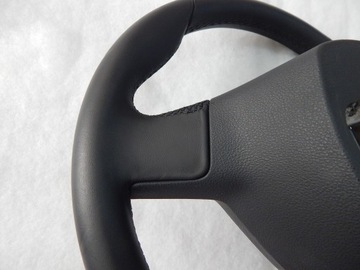 SKODA KODIAK KAROQ KAMIQ SUPERB - VOLANT KŮŽE ORIG. PĚKNÝ