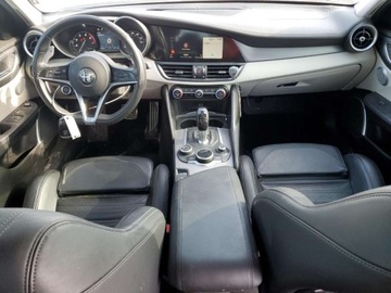 Alfa Romeo Giulia II Sedan 2.0 TBi 280KM 2018 Alfa Romeo Giulia Ti Q4 2018 2.0l 2.0 Benzyna 280KM, zdjęcie 8