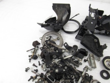 Винты + кронштейны + шайбы и т.д. Husqvarna Svartpilen 125, 22r ABS