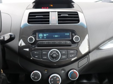 Chevrolet Spark II Hatchback facelifting 1.2L DOHC 81KM 2013 Chevrolet Spark 1.2 16V, Salon Polska, Klima, zdjęcie 11