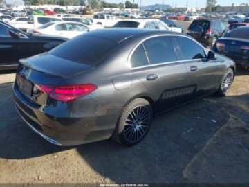 Mercedes Klasa C W206 2024 Mercedes-Benz Klasa C C 300 SEDAN, 2023r., 2.0L 2.0 Hybryda 255KM, zdjęcie 3