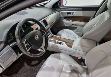 Jaguar XF I Sedan Facelifting 2.2 D 200KM 2014 Jaguar XF, zdjęcie 12