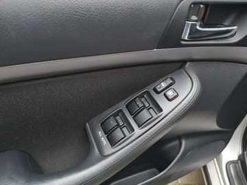 Toyota Avensis II Kombi 2.0 D-4D 126KM 2007 Toyota Avensis 2.0 D-4D 126KM # Klimatr #, zdjęcie 10