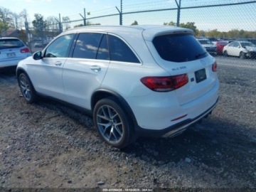 Mercedes GLC C253 2021 Mercedes-Benz GLC 2021 Mercedes-Benz GLC 300 4MATIC SUV 2.0 Benzyna 255KM, zdjęcie 2