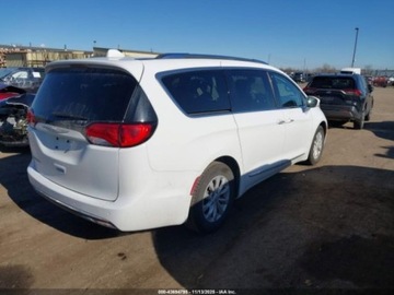Chrysler Pacifica II 2018 Chrysler Pacifica CHRYSLER PACIFICA TOURING L 3.6 Benzyna 287KM, zdjęcie 2