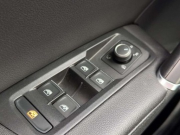 Volkswagen Touran III 1.5 TSI EVO 150KM 2022 Volkswagen Touran Touran, Ogrzewanie Postojowe, Hak, Asystenci, Kamera, 1.5, zdjęcie 20